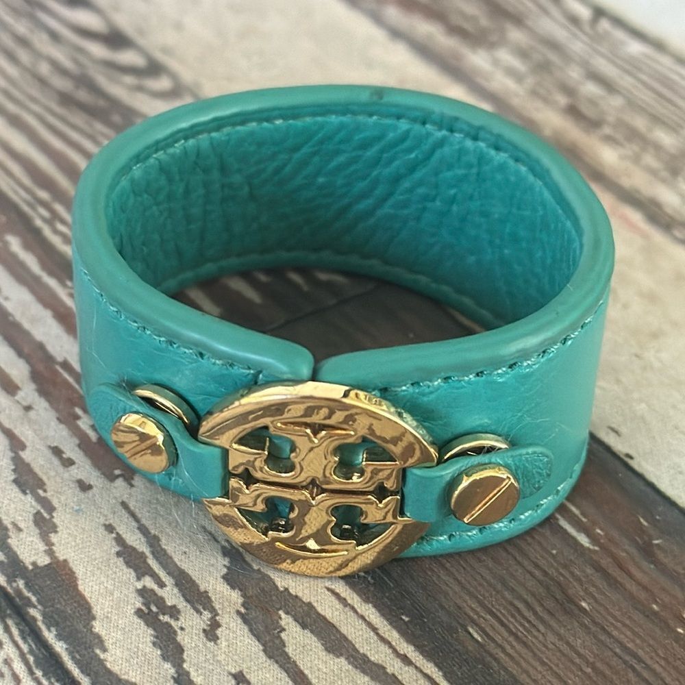 Tory Burch Green Leather Cuff Bracelet XS/S size!